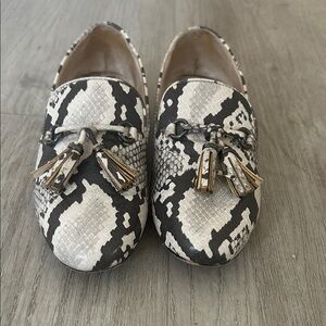 Zara White and Black Snakeskin Tassel Loafers